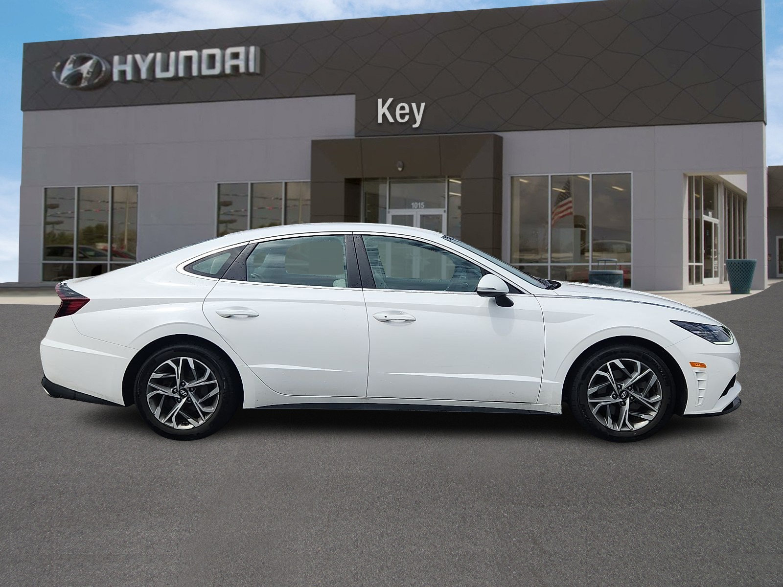 Certified 2023 Hyundai Sonata SEL FWD image 2
