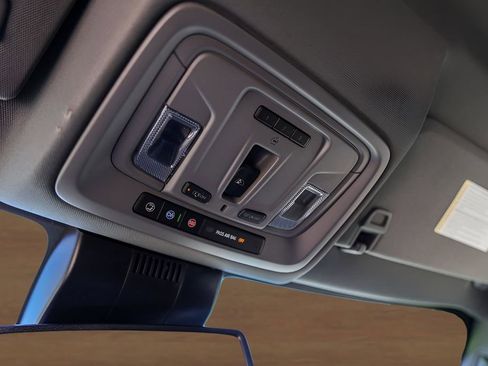 Used 2025 Chevrolet Silverado 2500 LTZ w/ LTZ Convenience Package image 19