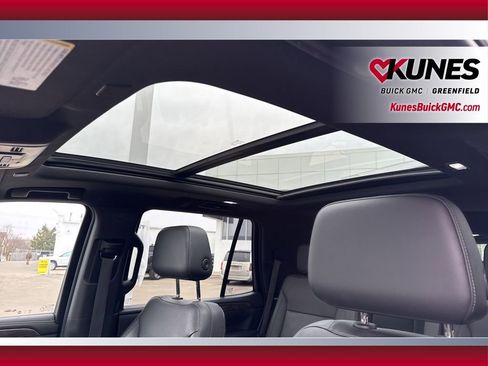 Used 2021 Chevrolet Tahoe Z71 w/ Z71 Signature Package image 31