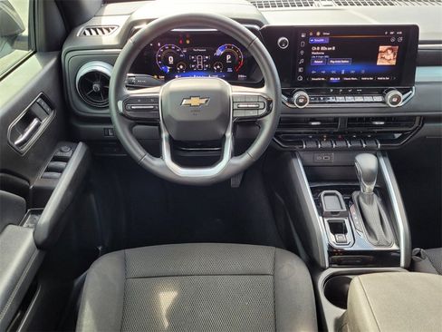 Used 2024 Chevrolet Colorado LT w/ LT Convenience Package image 11