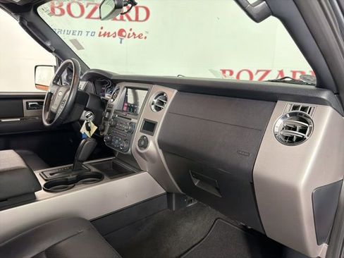 Used 2017 Ford Expedition XLT w/ Equipment Group 202A image 17