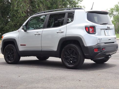 Used 2018 Jeep Renegade Trailhawk AWD/4WD image 7