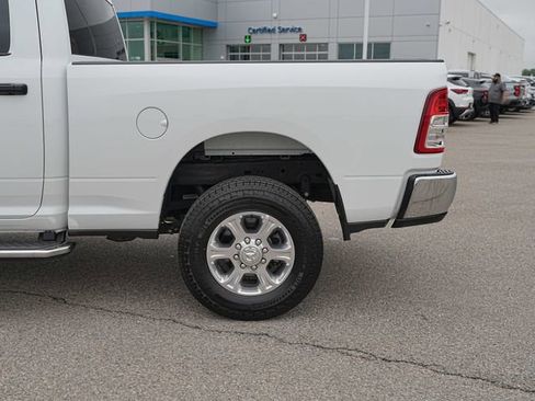 Used 2024 RAM 2500 Big Horn AWD/4WD image 12