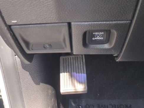 Used 2022 RAM 1500 Big Horn RWD image 31