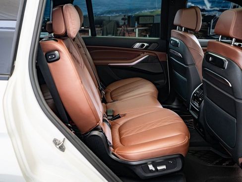 Used 2023 BMW X7 M60i w/ Executive Package image 38