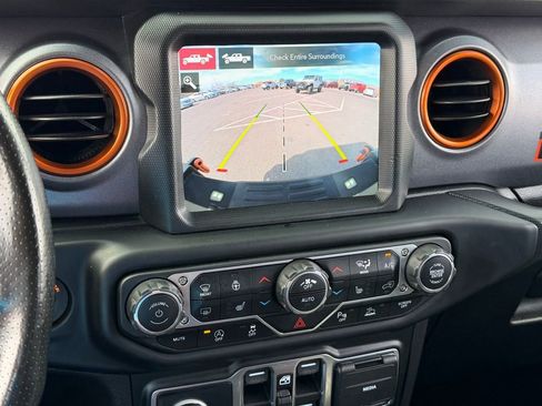 Used 2021 Jeep Gladiator Mojave image 18