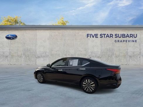 Used 2023 Nissan Altima 2.5 SV image 6