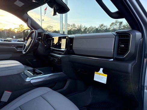 New 2026 Chevrolet Silverado 2500 LTZ w/ LTZ Premium Package AWD/4WD image 12