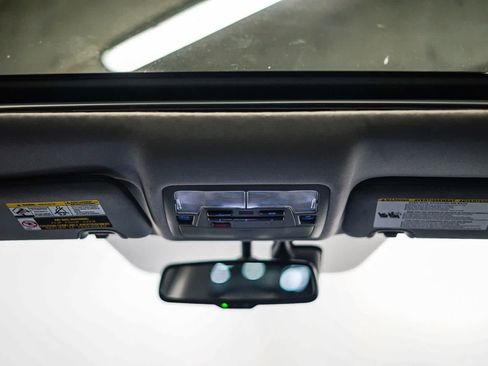 Used 2014 Toyota Highlander Limited w/ Driver Technology Package image 11