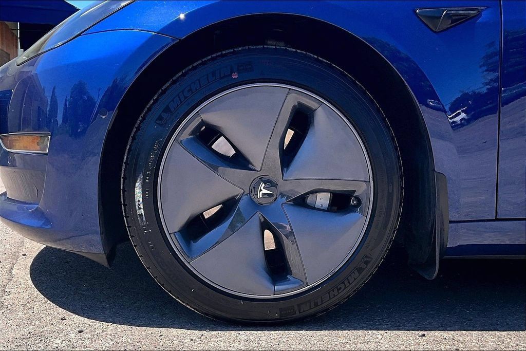 Used 2021 Tesla Model 3 Standard Range Plus RWD image 12