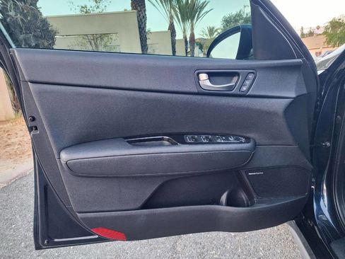 Used 2017 Kia Optima EX FWD image 17