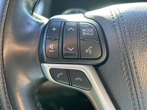 Used 2018 Toyota Highlander Plus image 26