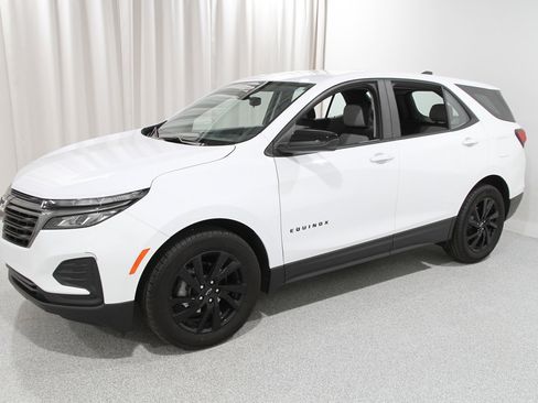 Certified 2024 Chevrolet Equinox LS w/ Sport Edition image 3