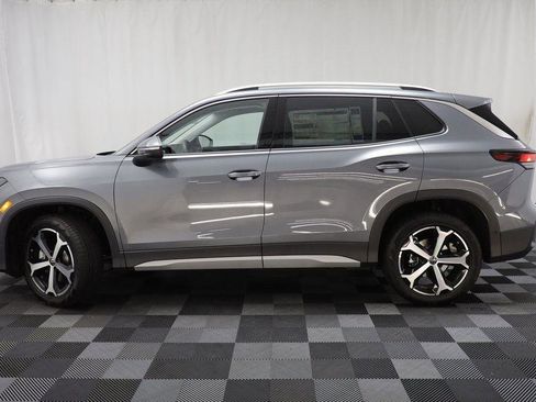 New 2025 Volkswagen Tiguan SE image 4