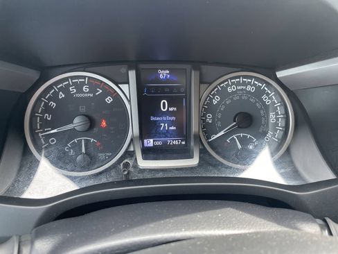 Used 2022 Toyota Tacoma SR5 AWD/4WD image 17
