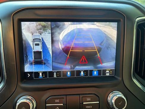 Used 2021 GMC Sierra 1500 AT4 w/ AT4 Value Package AWD/4WD image 13