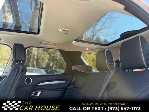 Used 2017 Land Rover Discovery First Edition image 17