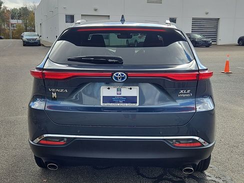 Used 2022 Toyota Venza XLE image 28