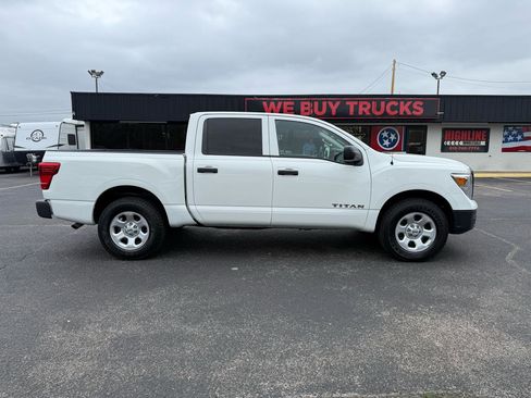 Used 2019 Nissan Titan S w/ S Utility Package image 3
