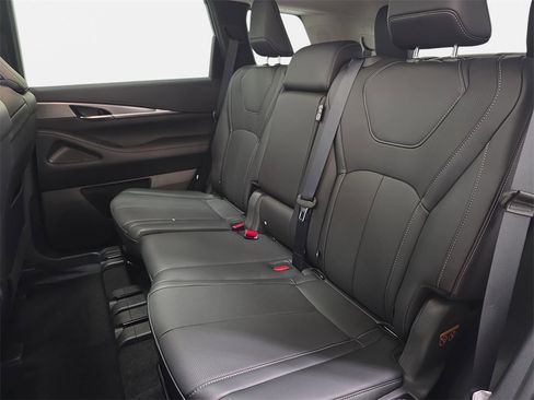 Certified 2026 INFINITI QX60 Pure w/ Cargo Package image 11