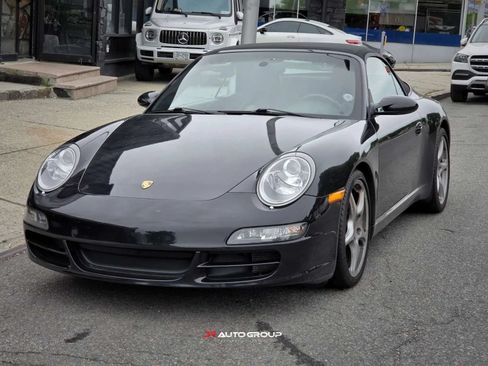 Used 2006 Porsche 911 Cabriolet image 2