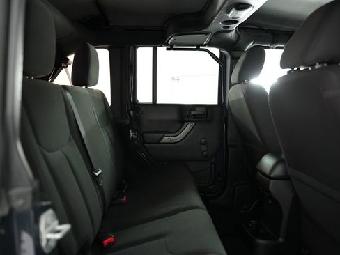 Used 2018 Jeep Wrangler Unlimited Sport AWD/4WD image 36