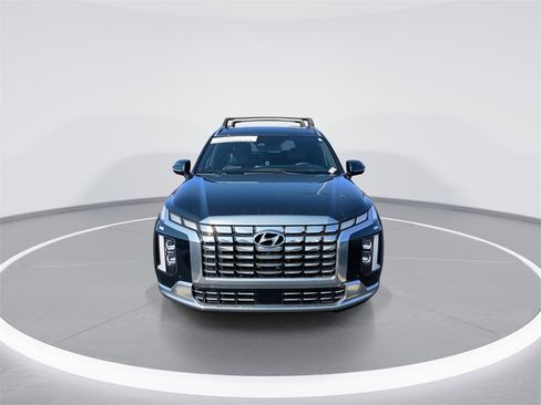 Used 2023 Hyundai Palisade Calligraphy image 3