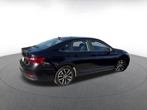 Used 2025 Volkswagen Jetta SE image 15