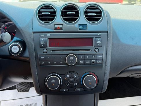 Used 2010 Nissan Altima 2.5 S FWD image 12