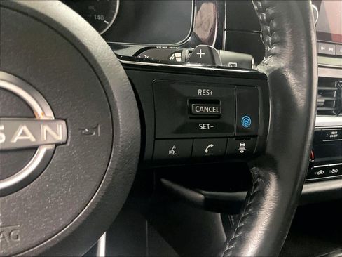 Certified 2022 Nissan Pathfinder SV image 24