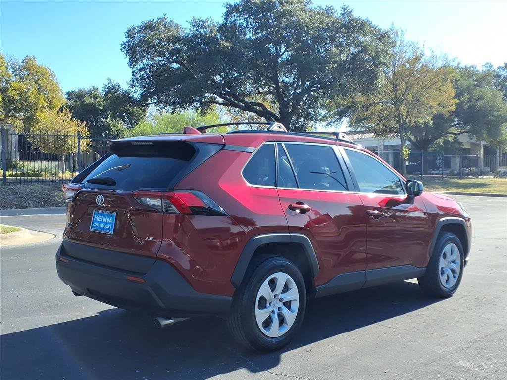 Used 2021 Toyota RAV4 LE FWD image 5