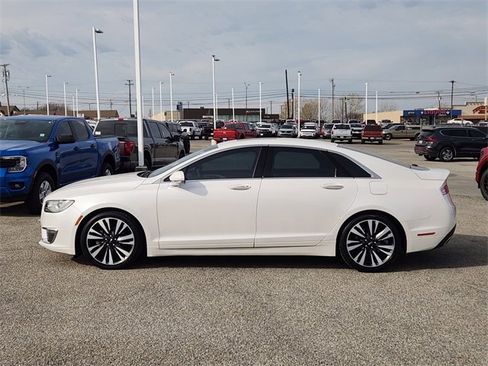 Used 2017 Lincoln MKZ Reserve image 4