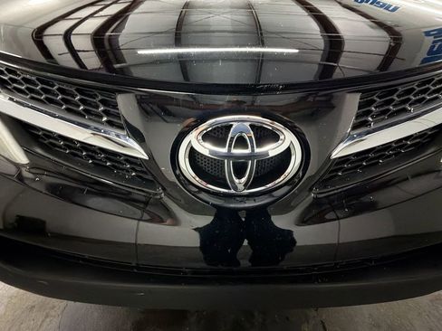 Used 2015 Toyota RAV4 LE image 27