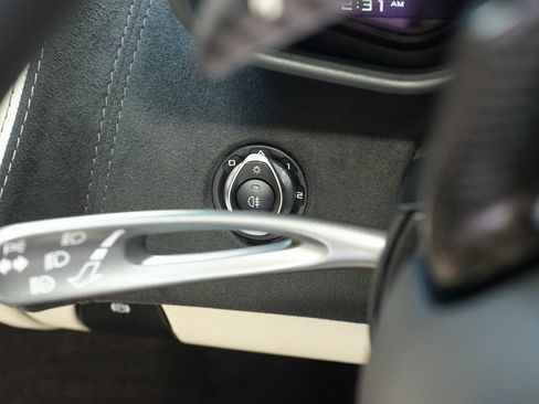 Used 2019 McLaren 570S Spider image 26