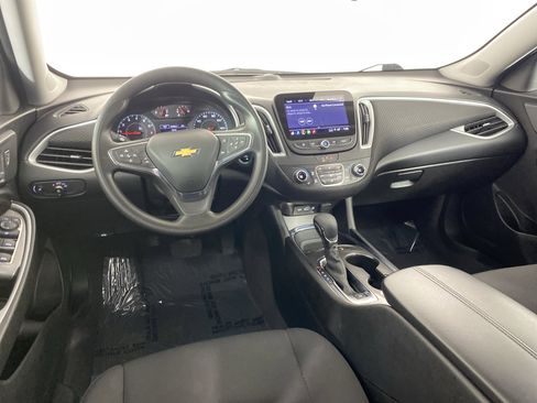 Used 2024 Chevrolet Malibu LT image 40