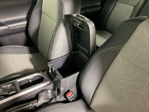 Used 2020 Toyota Tacoma TRD Off-Road image 26