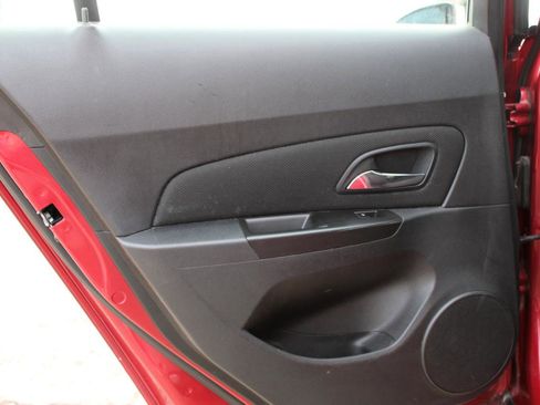 Used 2014 Chevrolet Cruze LT image 38