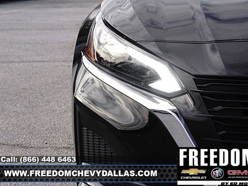 Used 2025 Nissan Altima 2.5 SV image 40