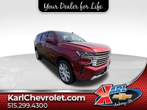 Used 2024 Chevrolet Suburban High Country w/ Premium Package 2 AWD/4WD image 1