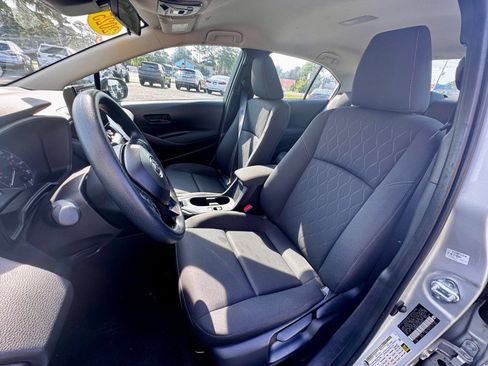 Used 2025 Toyota Corolla LE FWD image 8
