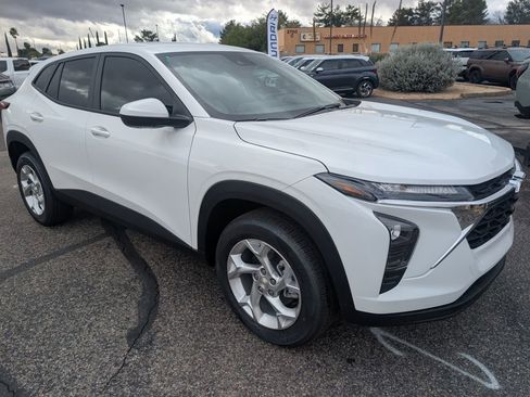 New 2026 Chevrolet Trax LS w/ LS Convenience Package image 7