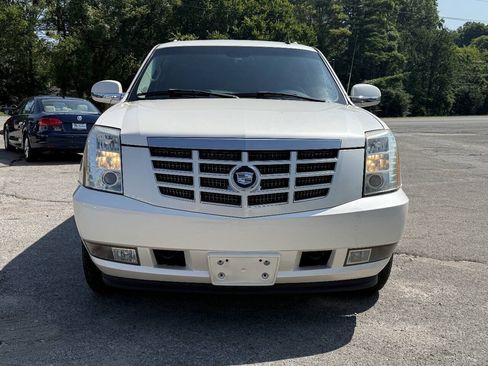 Used 2007 Cadillac Escalade AWD w/ Information Package image 10