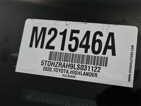 Used 2020 Toyota Highlander XLE image 28