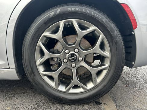 Used 2017 Chrysler 300 S w/ 300S Premium Group image 29