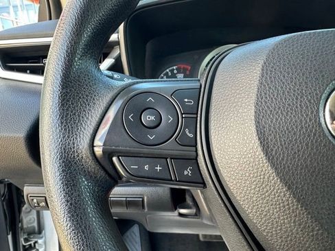 Used 2022 Toyota Corolla LE image 19
