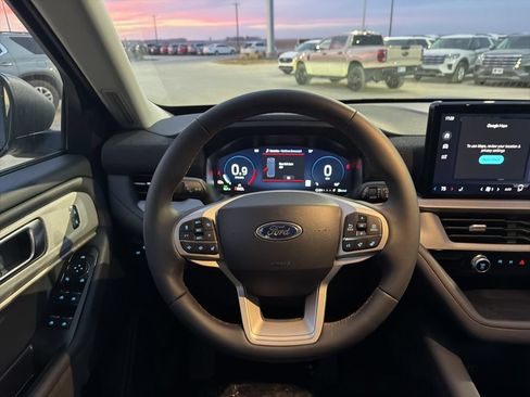New 2026 Ford Explorer Active AWD/4WD image 11