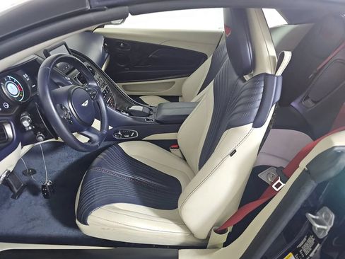 Used 2019 Aston Martin DB11 Volante RWD image 2