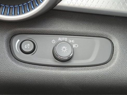 New 2026 Chevrolet Trax LS w/ LS Convenience Package FWD image 11