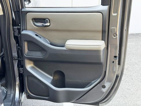 Used 2022 Nissan Frontier SV RWD image 38