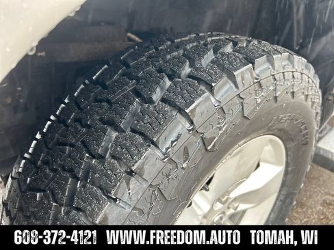 Used 2017 RAM 1500 Classic SLT AWD/4WD image 29